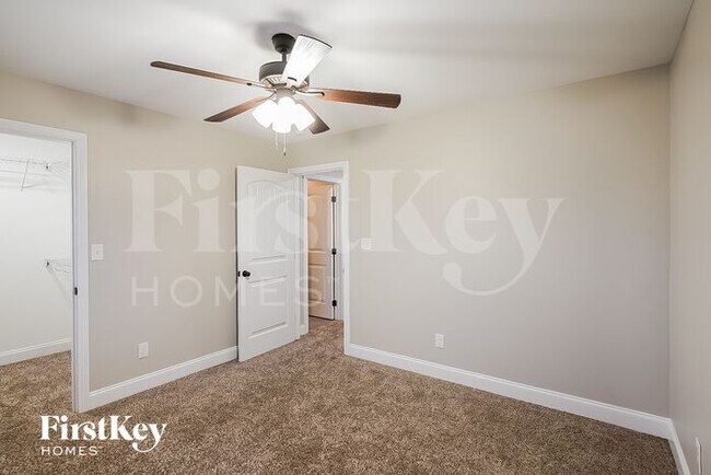 Building Photo - 1333 Millet Dr