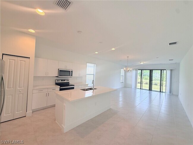 Building Photo - 5681 Cassidy Ln