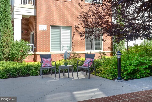 Building Photo - 2222 Colts Neck Rd