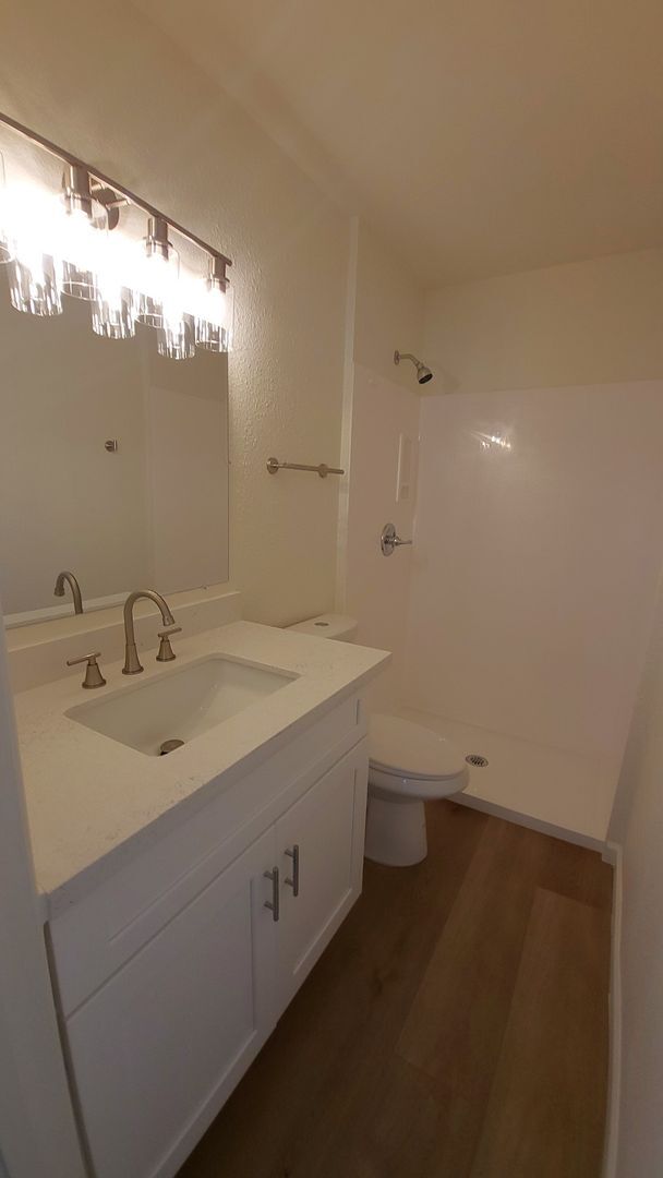 Building Photo - Fully Remodeled Home in North Phoenix – Mo...