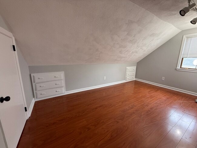 Building Photo - 83 Taylor St