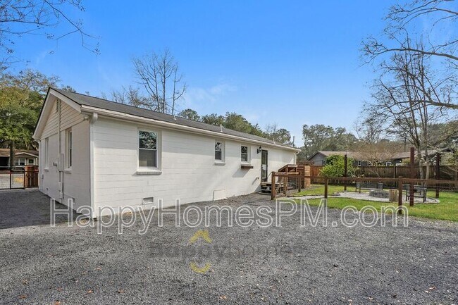 Building Photo - 3459 Johan Blvd