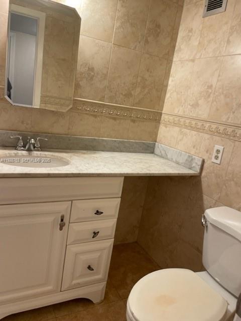 Building Photo - 2750 NE 183rd St