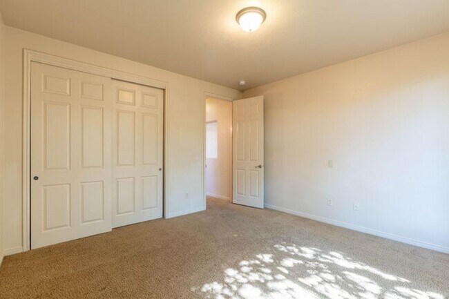 Building Photo - 253 S 260 W