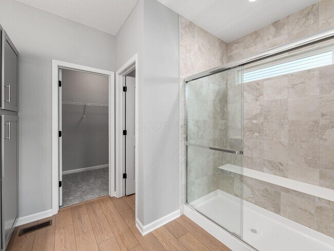 Building Photo - 37 Littondale Dr