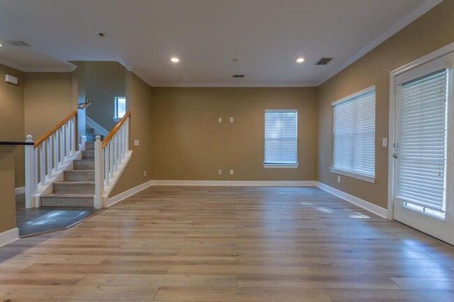 Building Photo - 114 Haven Cir