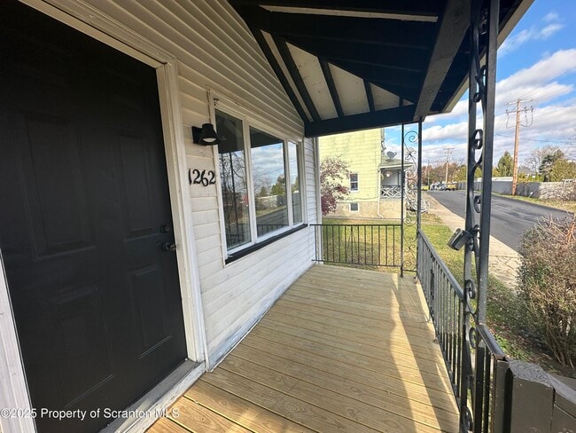 Building Photo - 1262 S 6th Ave