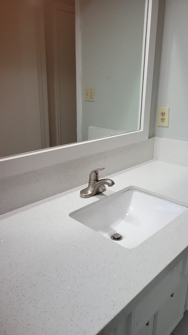 Building Photo - 5703 Green Timbers Dr