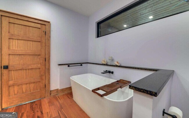 Building Photo - 675 Freedom Heights Dr