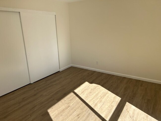 Building Photo - 4BD/$5650 MO/ 1 STORY HOME/WESTLAKE VILLAGE