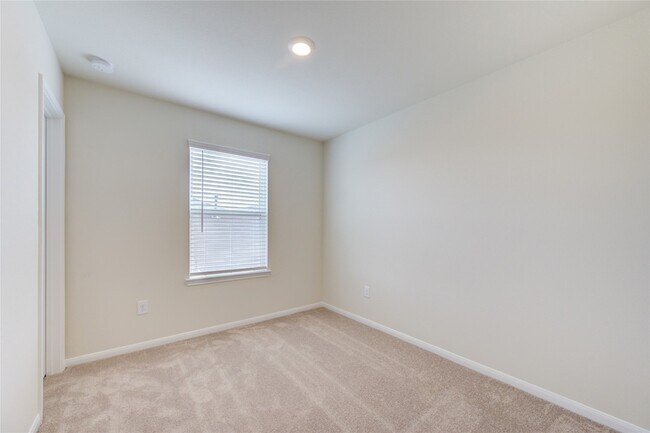 Building Photo - 11715 Braemar Village Dr