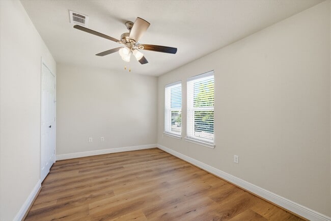 Building Photo - 5508 Elysian St