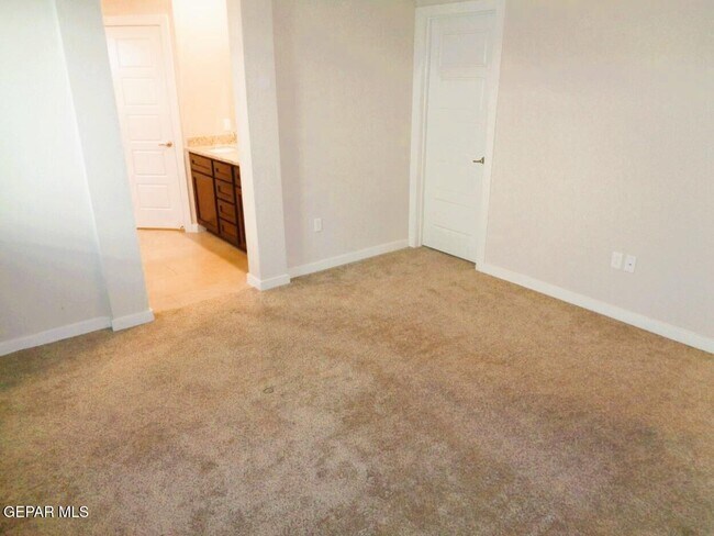 Building Photo - 14932 Tierra Haven Ave