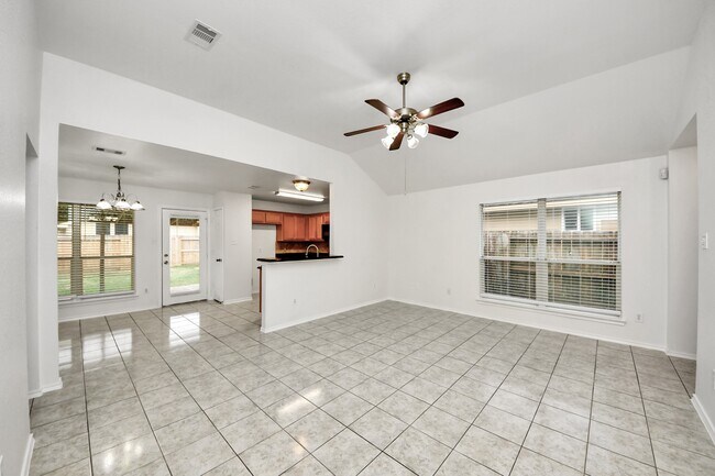 Building Photo - 142 Big Thicket Dr