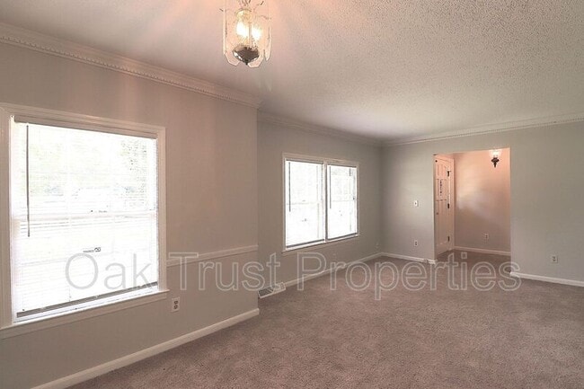 Building Photo - 2395 Vistavia Rd