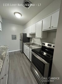 Building Photo - Newly Renovated 1 Bedroom Apartment!