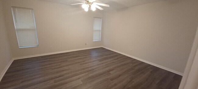 Building Photo - 150 NW Byron St