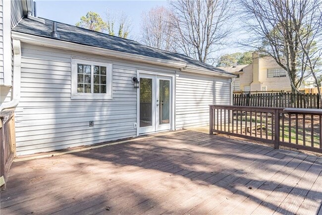 Building Photo - 210 Littlewick Way