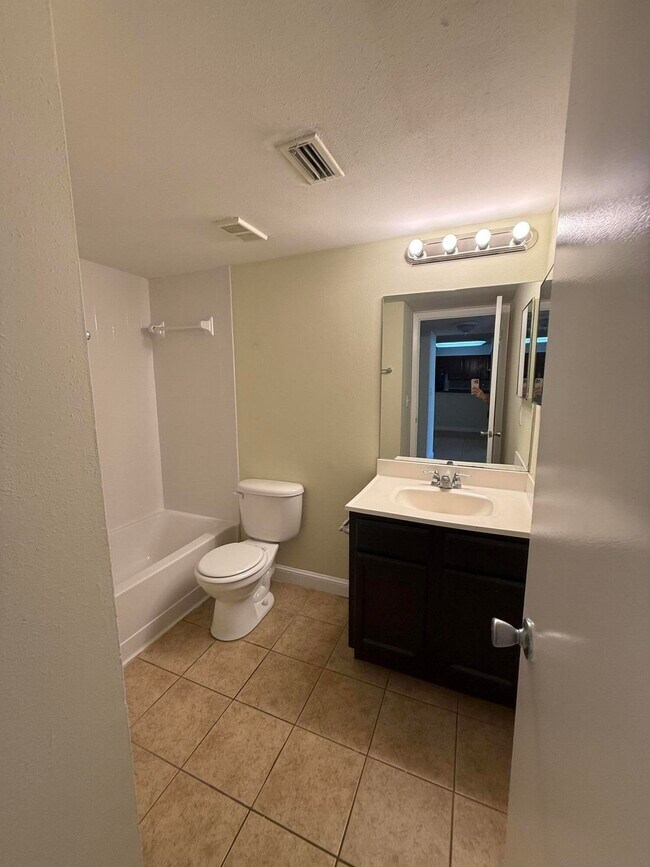 Building Photo - 7640 Westwood Dr