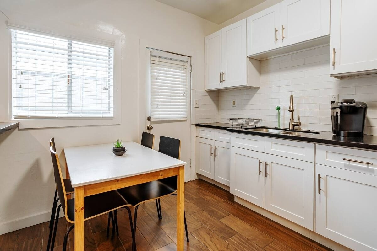 Building Photo - 1806 Washington Way