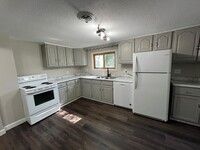 Building Photo - 3 bed 1 bath single family home in Irma! D...