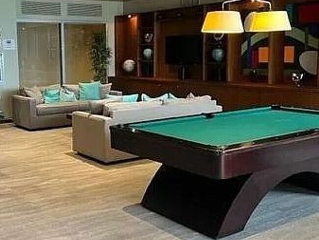 Building Photo - 2  Bedroom 2 baths Unfurnished Luxury Condo in Sunrise, Florida - Great Rental Price!