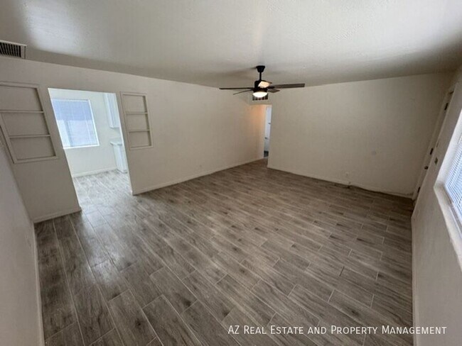 Building Photo - 1005 E Turney Ave