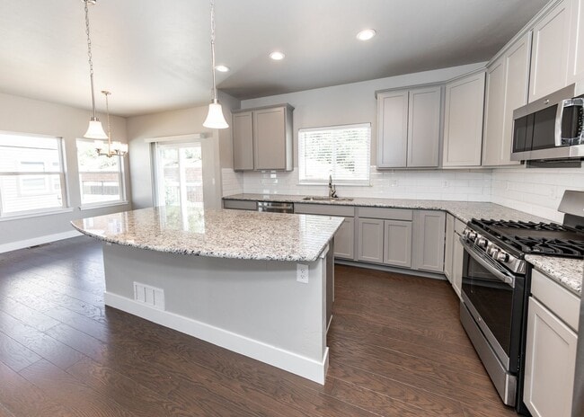 Building Photo - 5389 Sky Top Ln