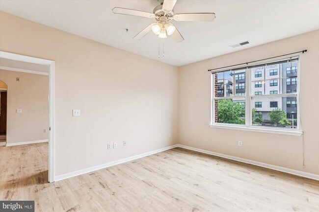 Building Photo - 12941 Centre Park Cir