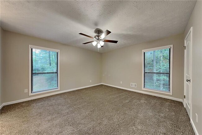 Building Photo - 2816 Quinbery Dr