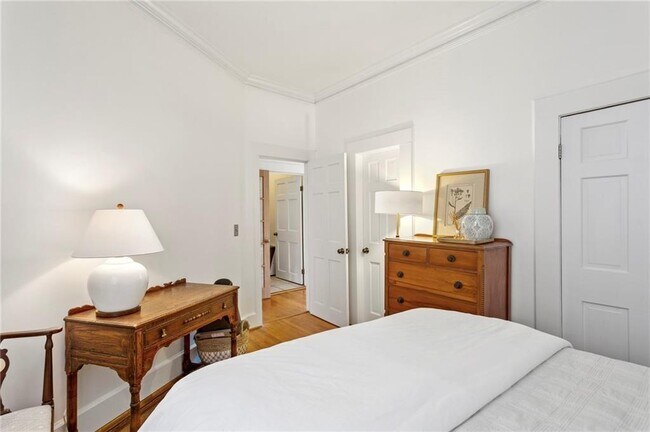 Building Photo - 1 S Prado NE