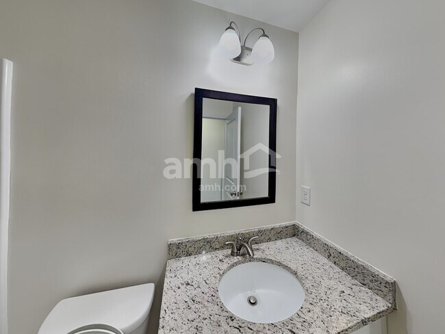 Building Photo - 2615 Beal St