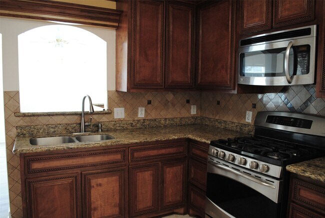 Building Photo - 3910 Starbridge Pointe Ln