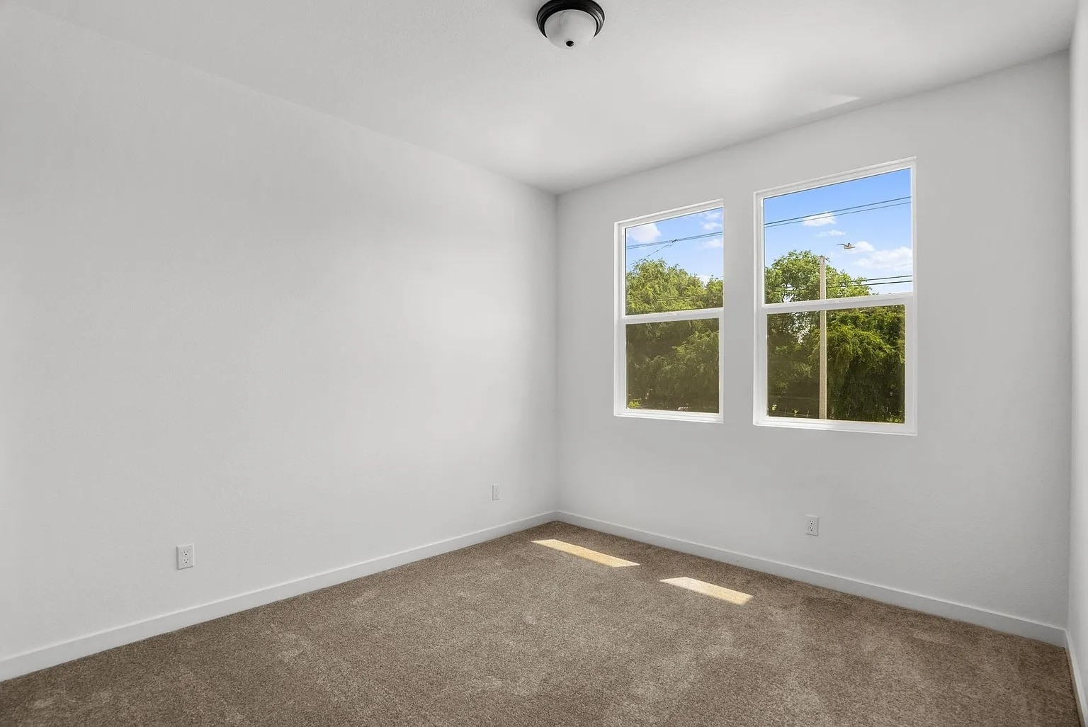 Building Photo - 5834 Norwood Ave