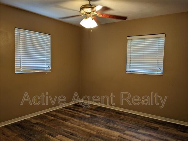 Building Photo - 454 S Hibiscus Ave