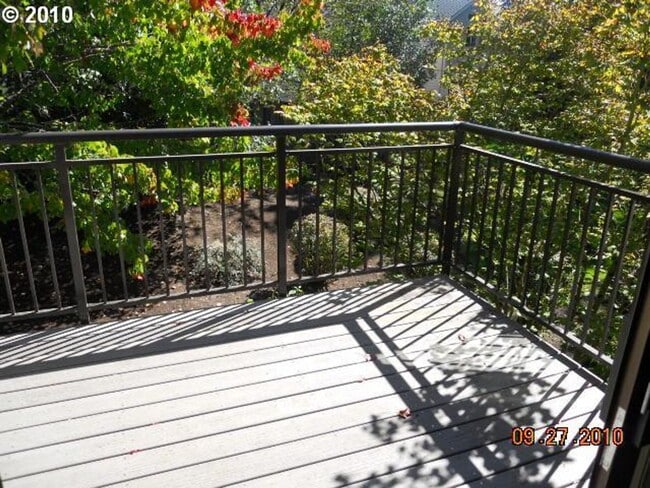 Building Photo - 44 Crestfield Ct