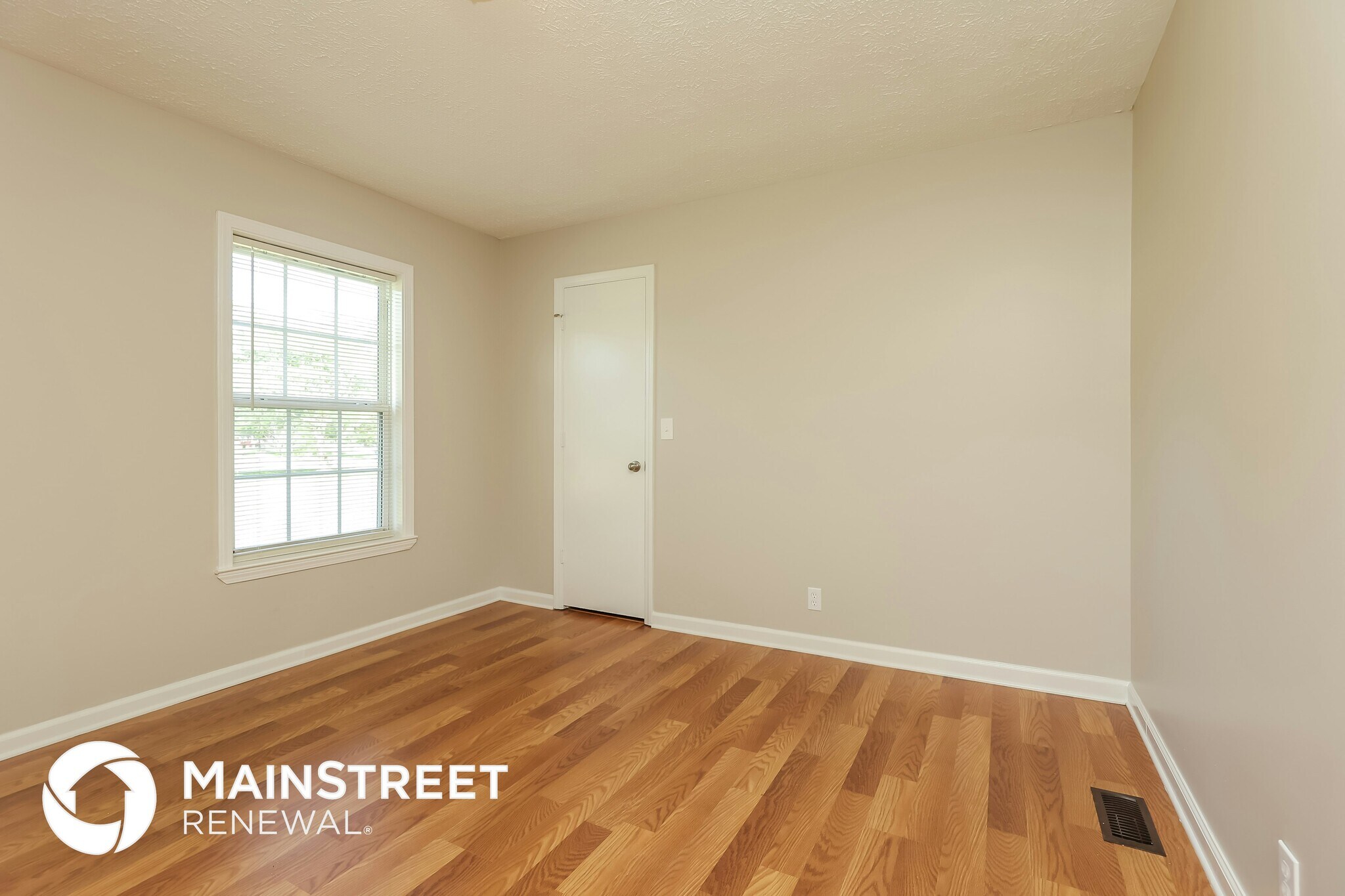 Building Photo - 380 Meadowview Dr