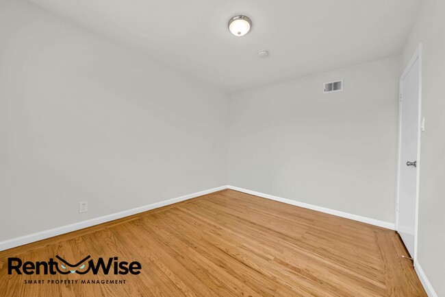 Building Photo - 338 Arbor Dr