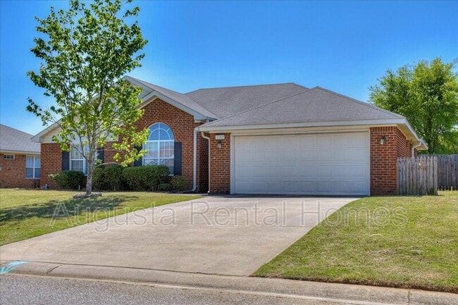 Building Photo - 207 Taylor Cir