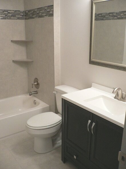 Building Photo - 9820 Park Ln Pl