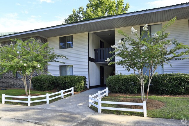 Community: Building - Brackenbrook