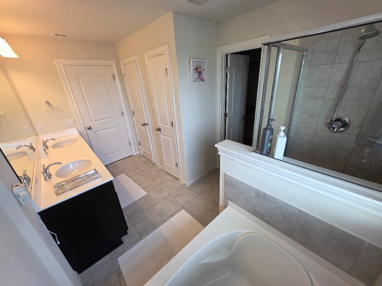 Building Photo - 14107 Eucalyptus Bnd