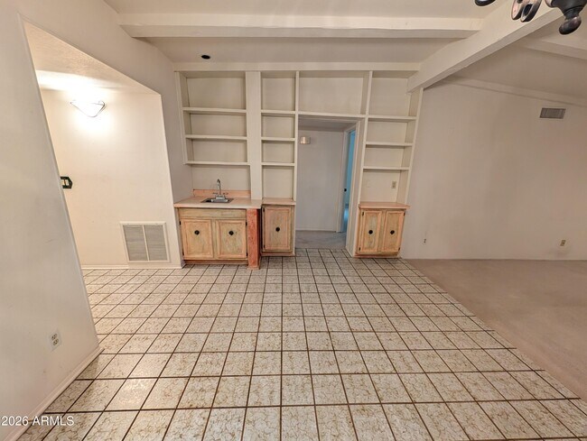 Building Photo - 5650 N 78th Pl