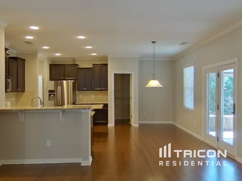 Building Photo - 1000 Wainscott Dr