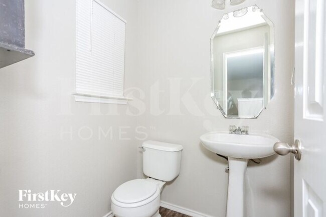 Building Photo - 3010 Dusty Oak Dr