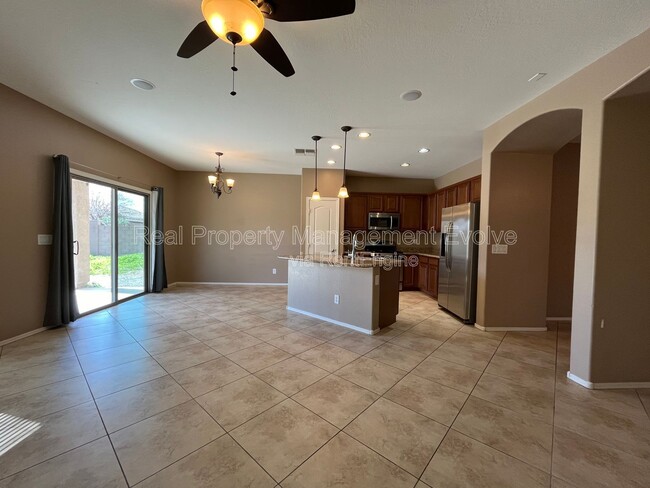 Building Photo - 2825 E Trigger Way