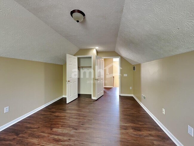 Building Photo - 12700 Hearthstone Dr