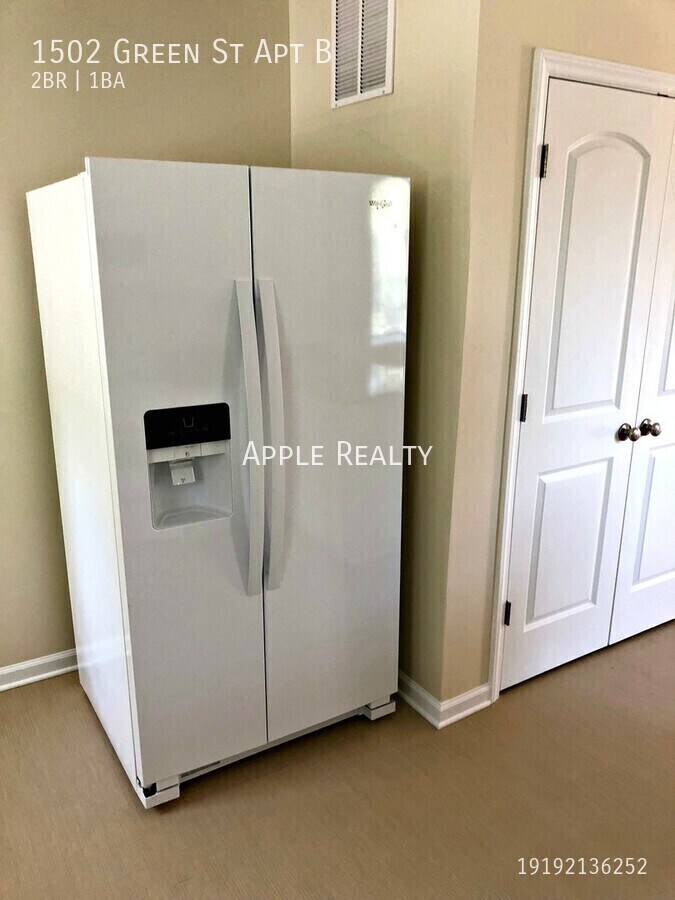 Building Photo - 1502 Green St