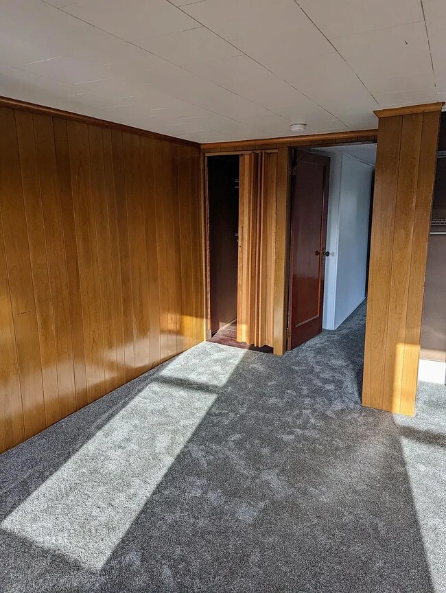 Building Photo - 37 Hurbane St