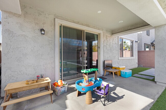 Building Photo - 6815 N 88th Dr